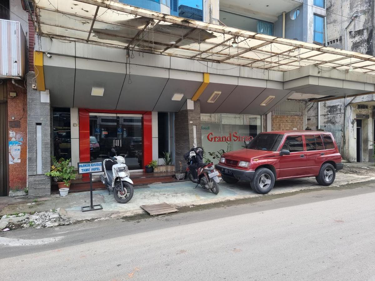 Oyo 90952 Grand Sirao 2* Medan