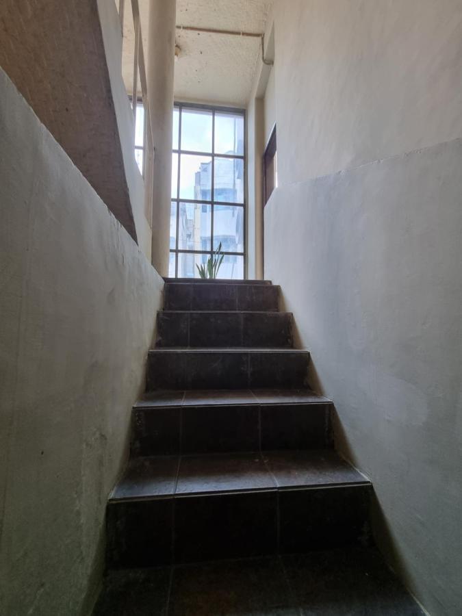Oyo 90952 Grand Sirao Hotel