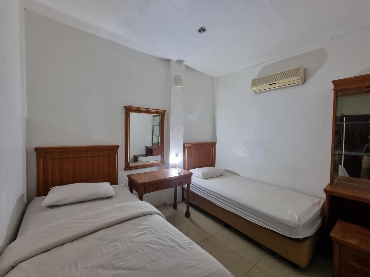 Hotel Oyo 90952 Grand Sirao 2*