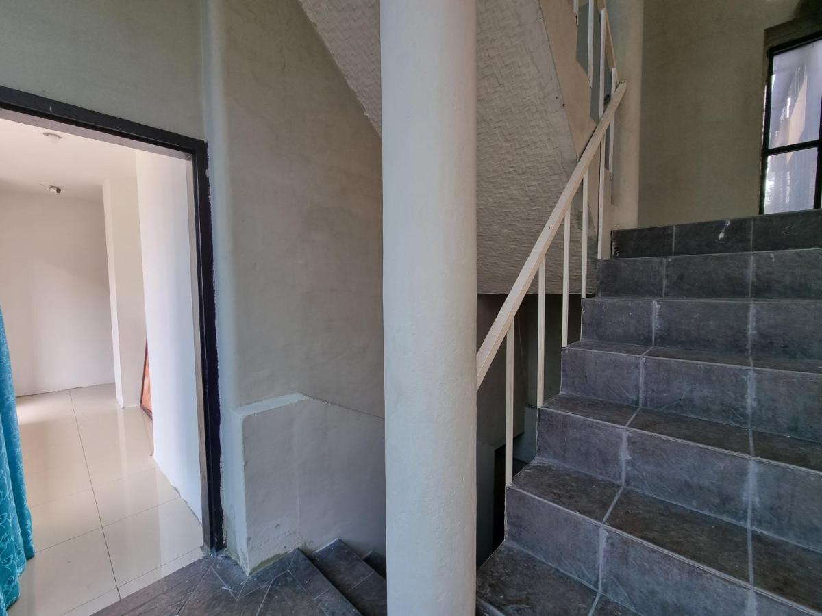 Oyo 90952 Grand Sirao 2* Medan