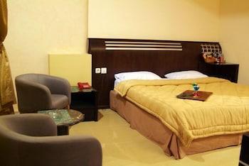 Oyo 90952 Grand Sirao