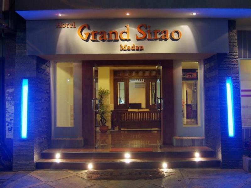 Oyo 90952 Grand Sirao Medan