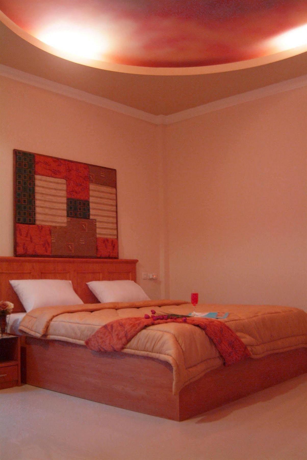 Hotel Oyo 90952 Grand Sirao Medan